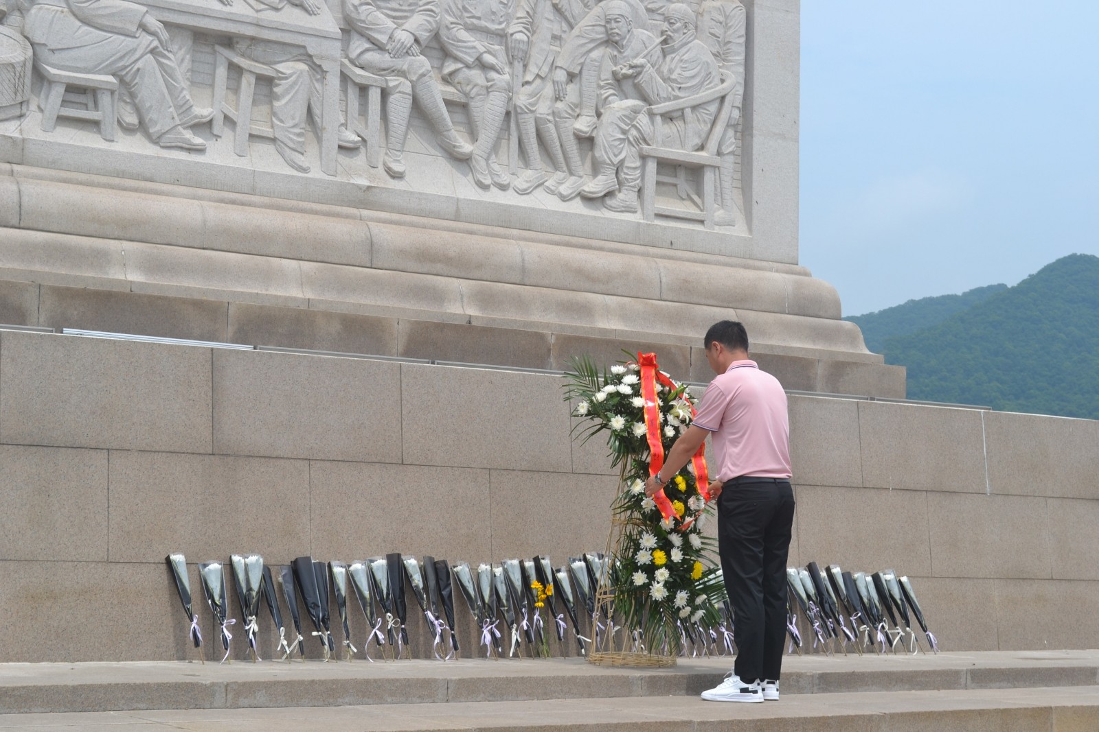 学习百年党史  唱响时代乐章  追忆先辈精神  传承红色基因