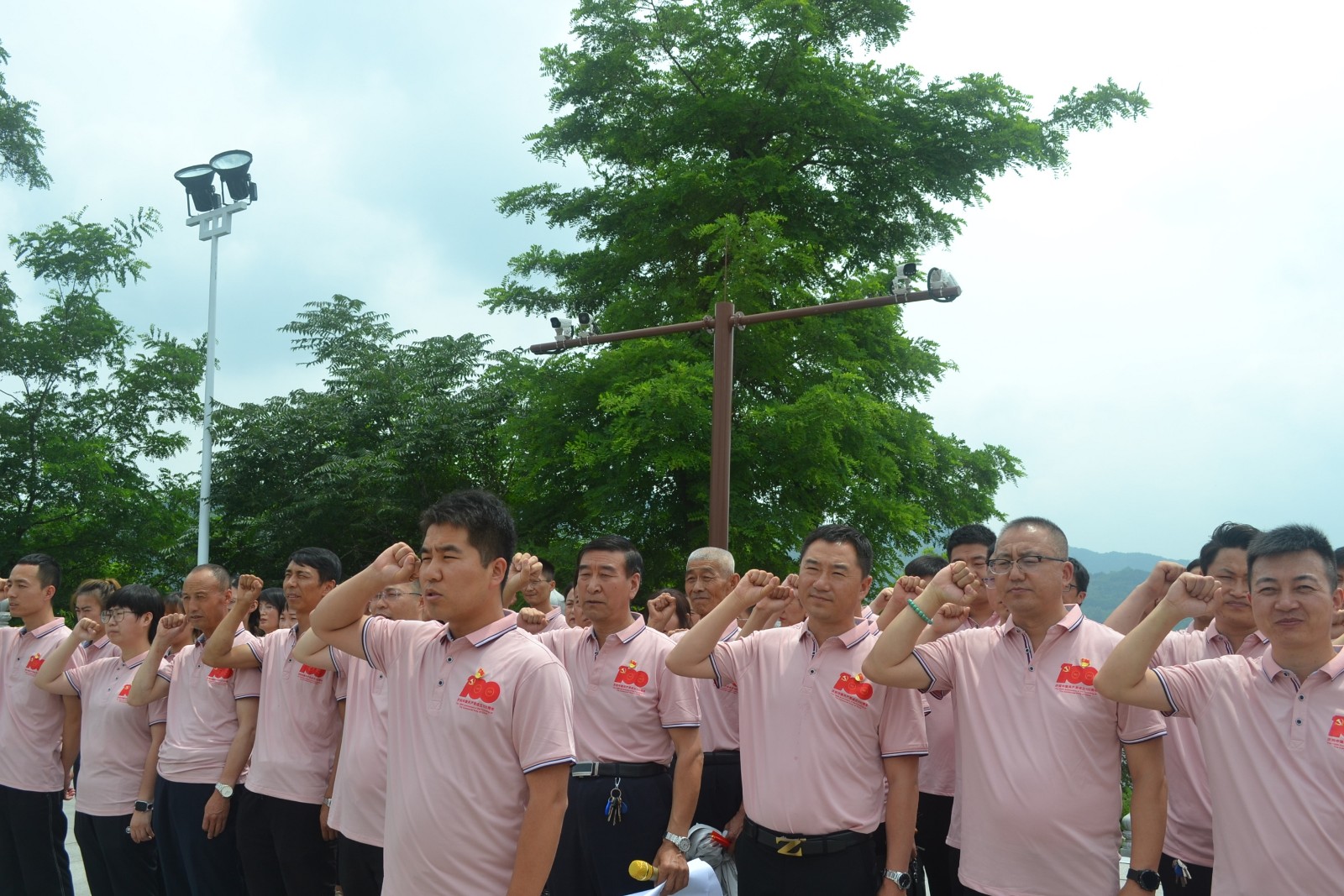 学习百年党史  唱响时代乐章  追忆先辈精神  传承红色基因