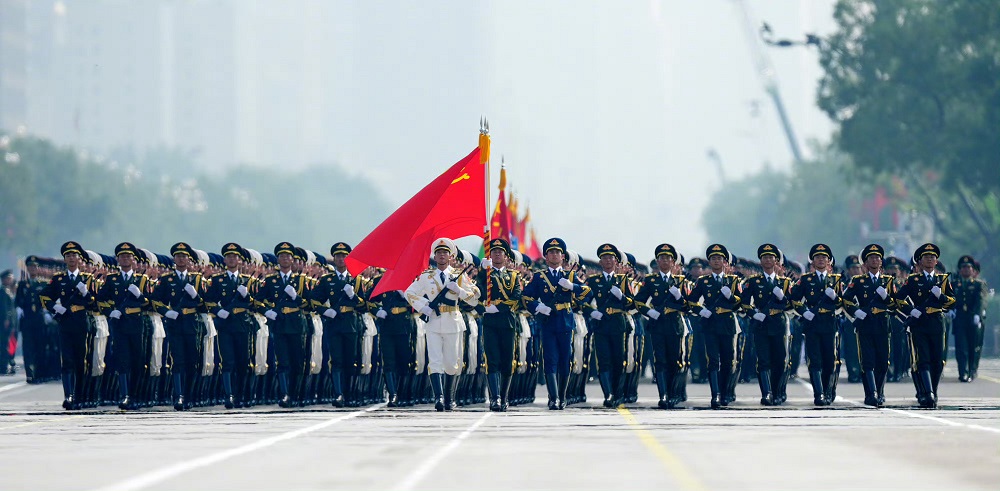 甘肃信合工程设计有限公司组织集体观看阅兵仪式，威武之师激励奋发之志